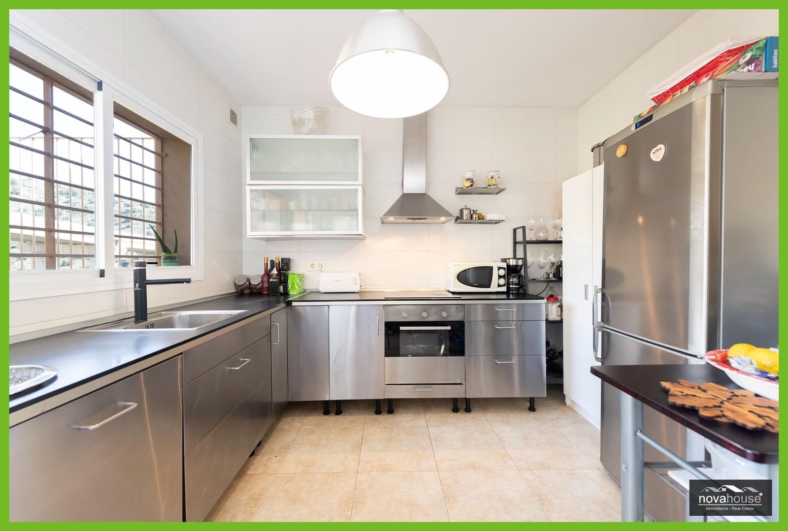 4 soveværelse Rækkehus til salg i Malaga by med garage - € 549.900 (Ref: 8825202)