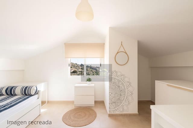 4 camera da letto Villetta a Schiera in vendita in Pedregalejo, Malaga città con garage - 549.000 € (Rif: 8825202)