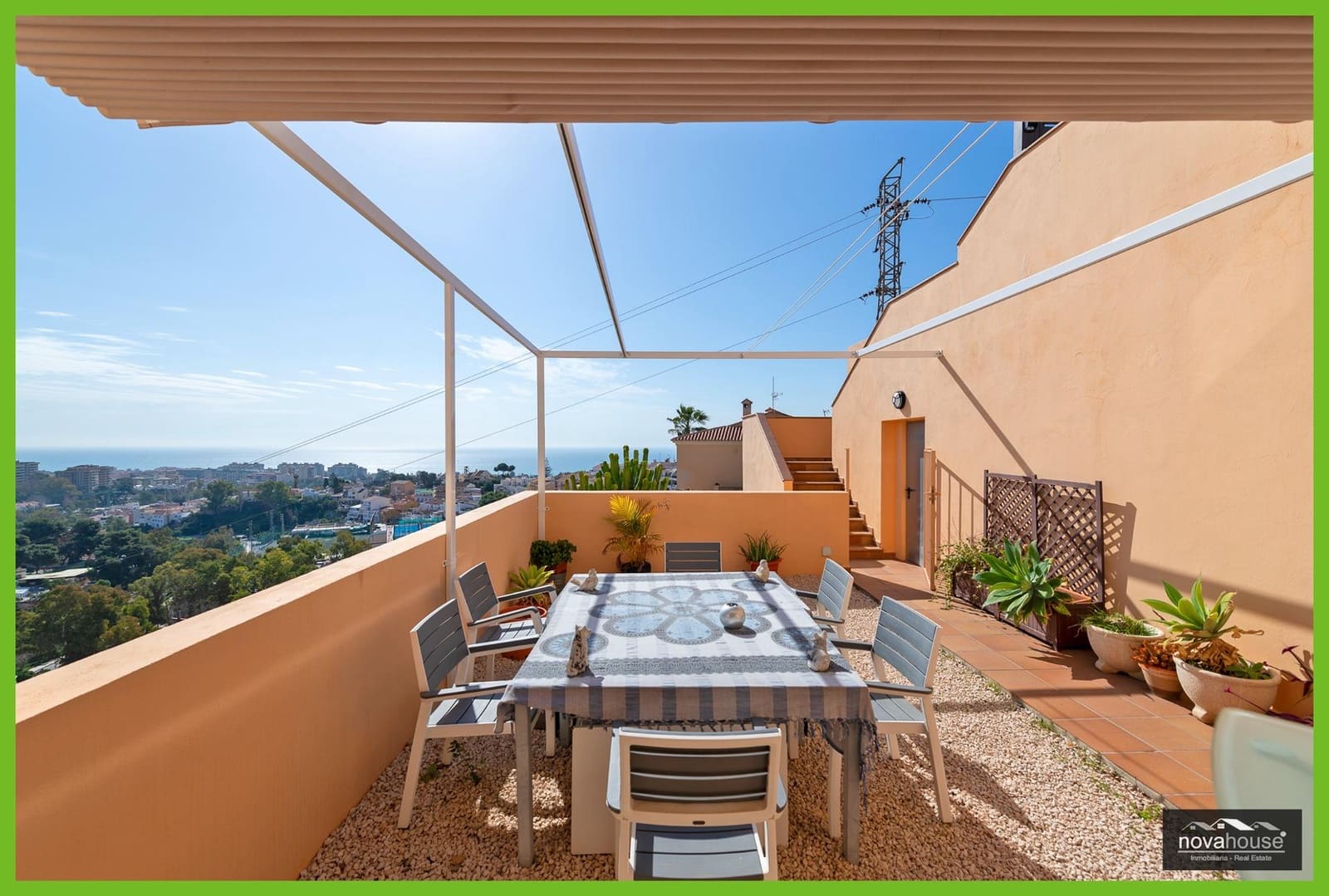 4 slaapkamer Rijtjeshuis te koop in Malaga stad met garage - € 549.000 (Ref: 8825202)