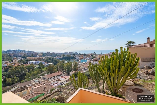 4 soveværelse Rækkehus til salg i Pedregalejo, Málaga by med garage - € 544.900 (Ref: 8825202)