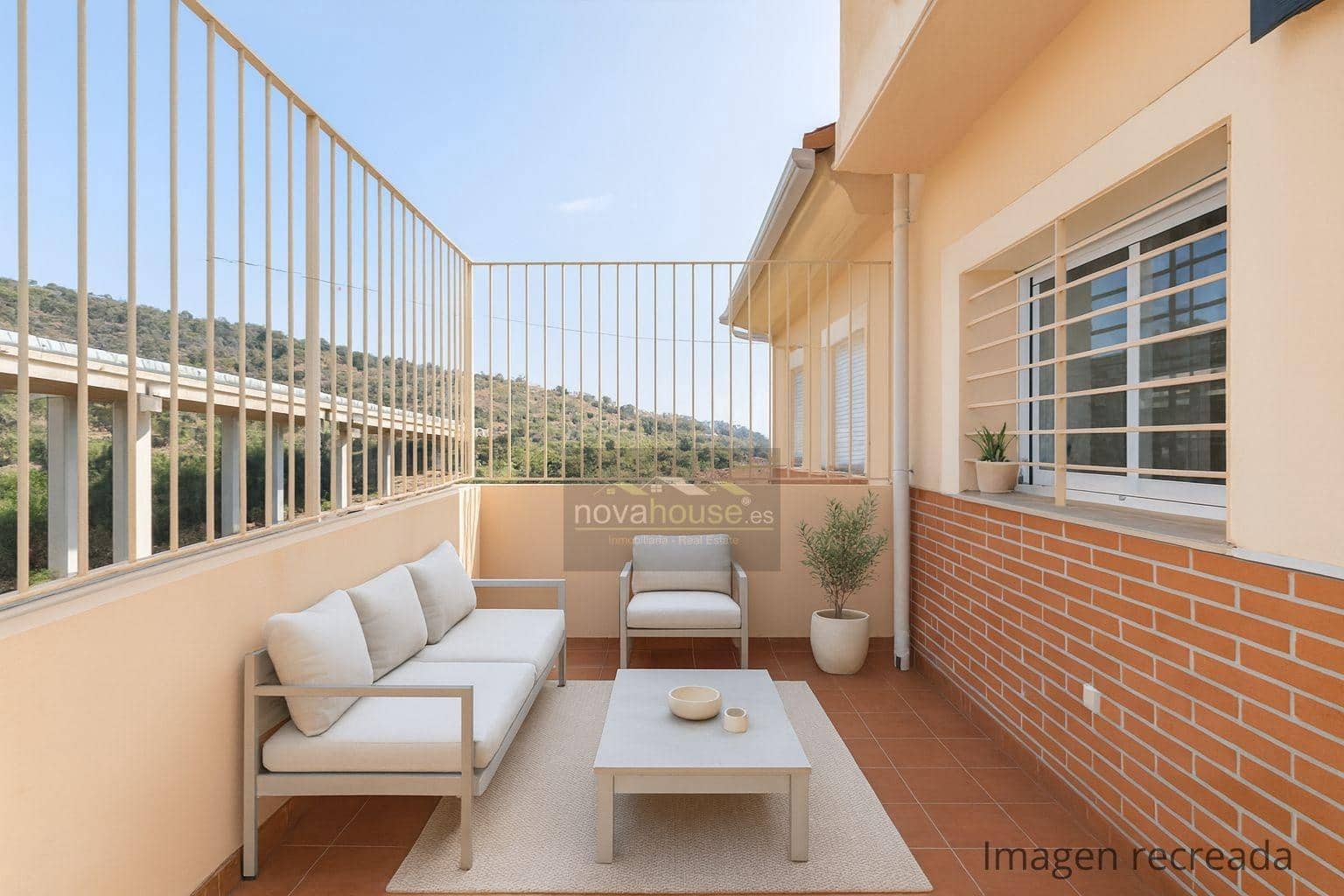 4 slaapkamer Rijtjeshuis te koop in Malaga stad met garage - € 544.900 (Ref: 8825202)