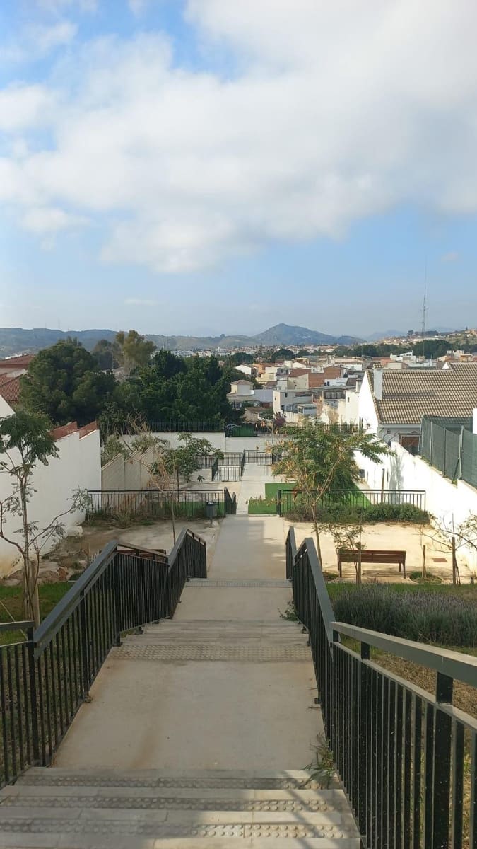 5 soverom Rekkehus til salgs i Puerto de la Torre med svømmebasseng garasje - € 620 000 (Ref: 8836554)