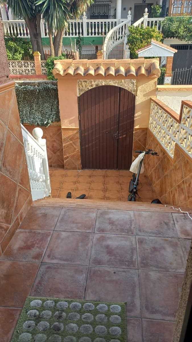 5 soverom Rekkehus til salgs i Puerto de la Torre med svømmebasseng garasje - € 620 000 (Ref: 8836554)