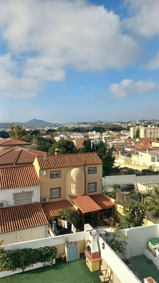 5 soverom Rekkehus til salgs i Puerto de la Torre med svømmebasseng garasje - € 620 000 (Ref: 8836554)