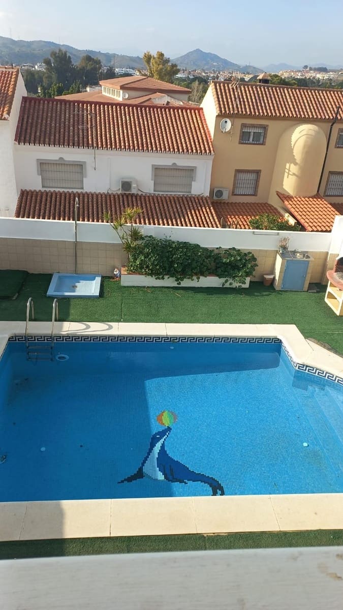 5 soverom Rekkehus til salgs i Puerto de la Torre med svømmebasseng garasje - € 620 000 (Ref: 8836554)