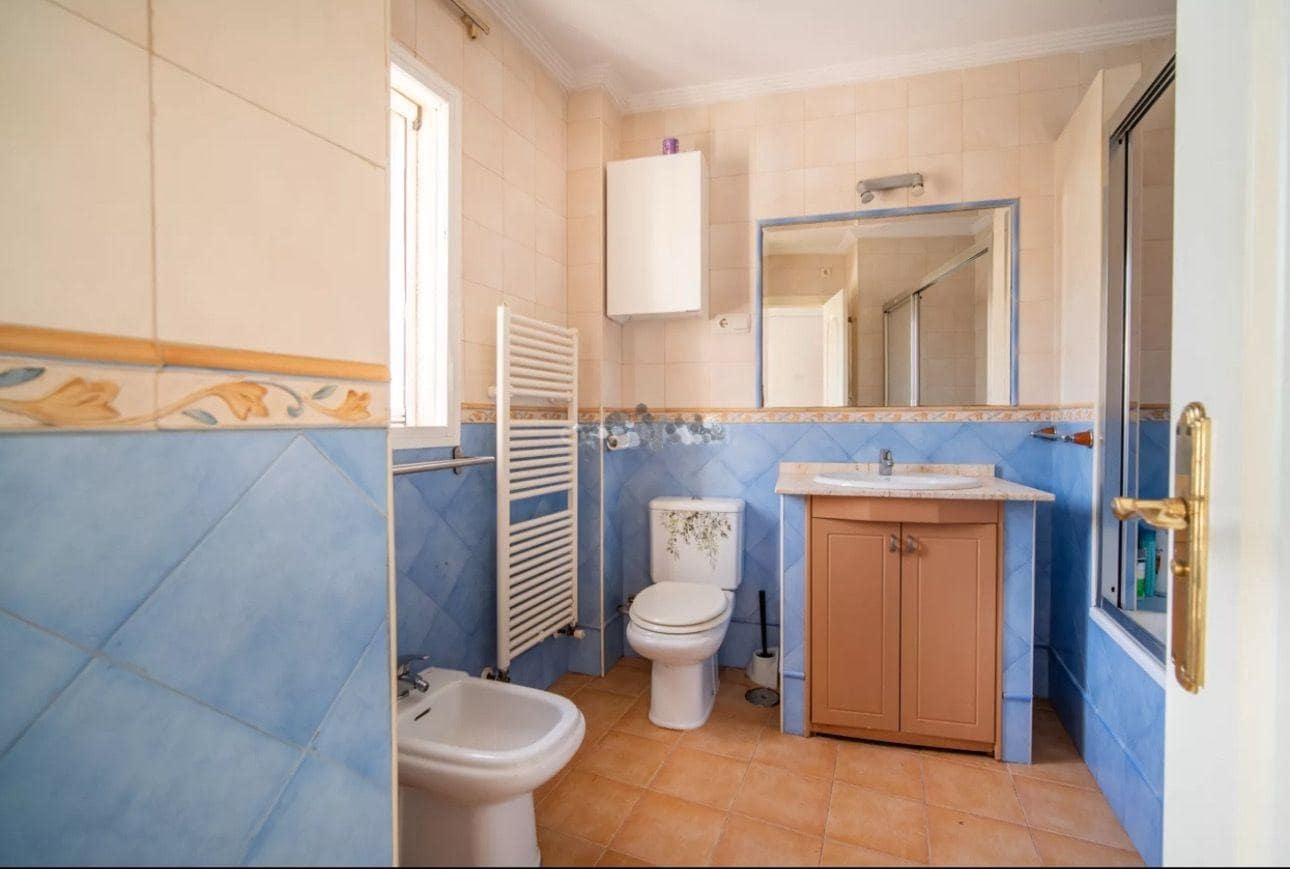 5 quarto Moradia Geminada para venda em Puerto de la Torre com piscina garagem - 660 000 € (Ref: 8836554)