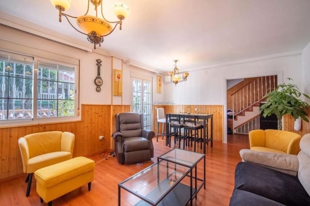 5 soveværelse Semi-Rækkehus til salg i Puerto de la Torre, Málaga by med swimmingpool garage - € 690.000 (Ref: 8836554)