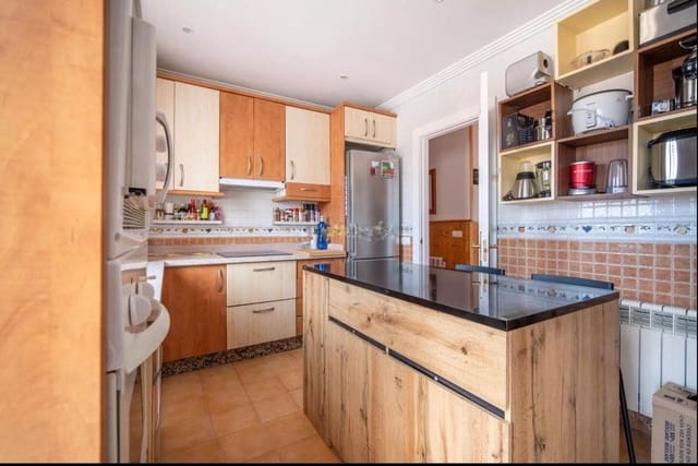 5 soveværelse Semi-Rækkehus til salg i Puerto de la Torre, Málaga by med swimmingpool garage - € 690.000 (Ref: 8836554)