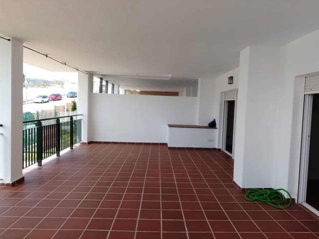 Piso de 3 habitaciones en Rincón de la Victoria en venta con piscina - 410.000 € (Ref: 8950762)