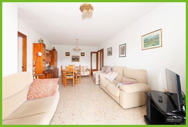 Piso de 3 habitaciones en Rincón de la Victoria en venta con piscina garaje - 389.000 € (Ref: 8957089)
