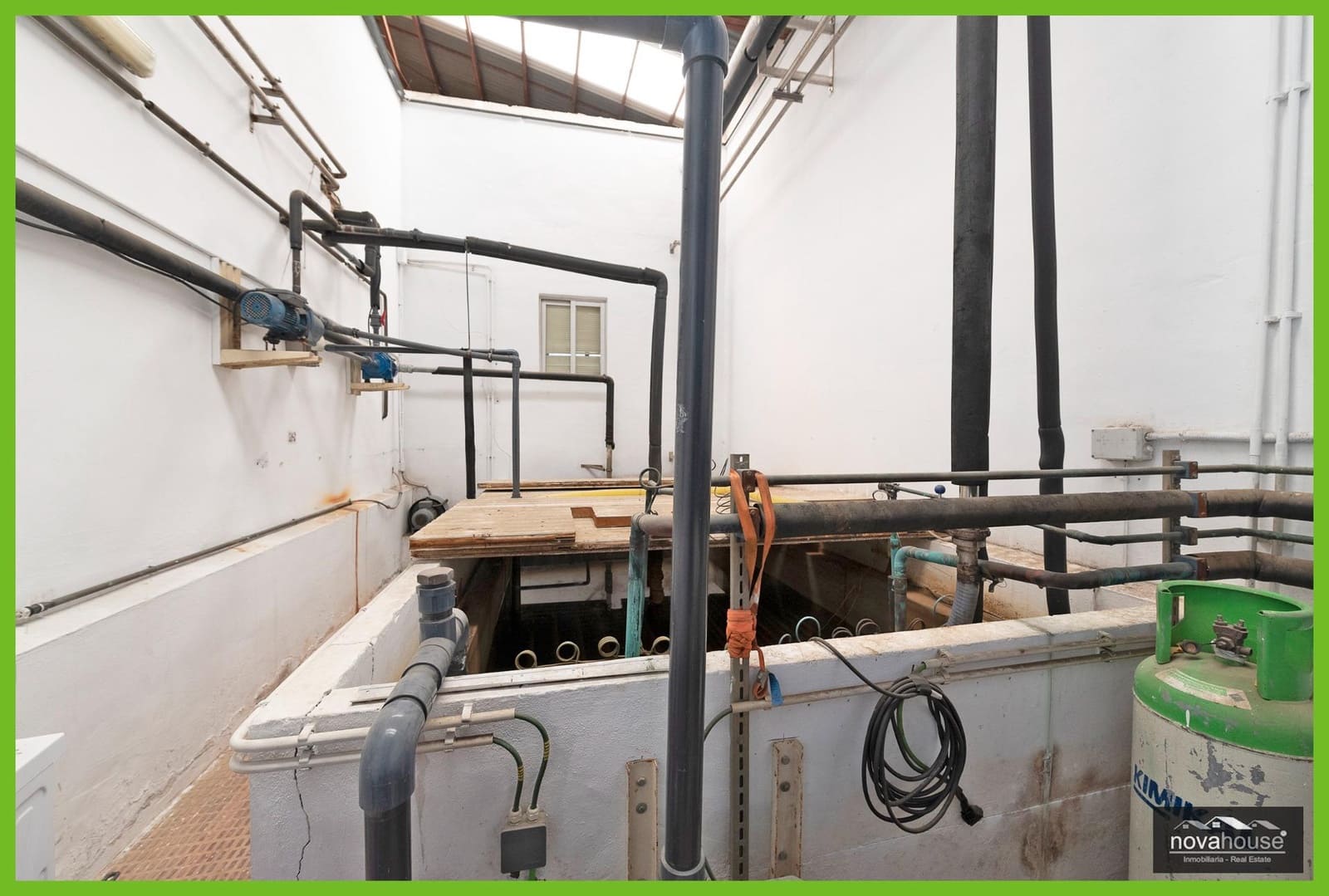 Virksomhed til salg i Malaga by - € 1.100.000 (Ref: 8968279)