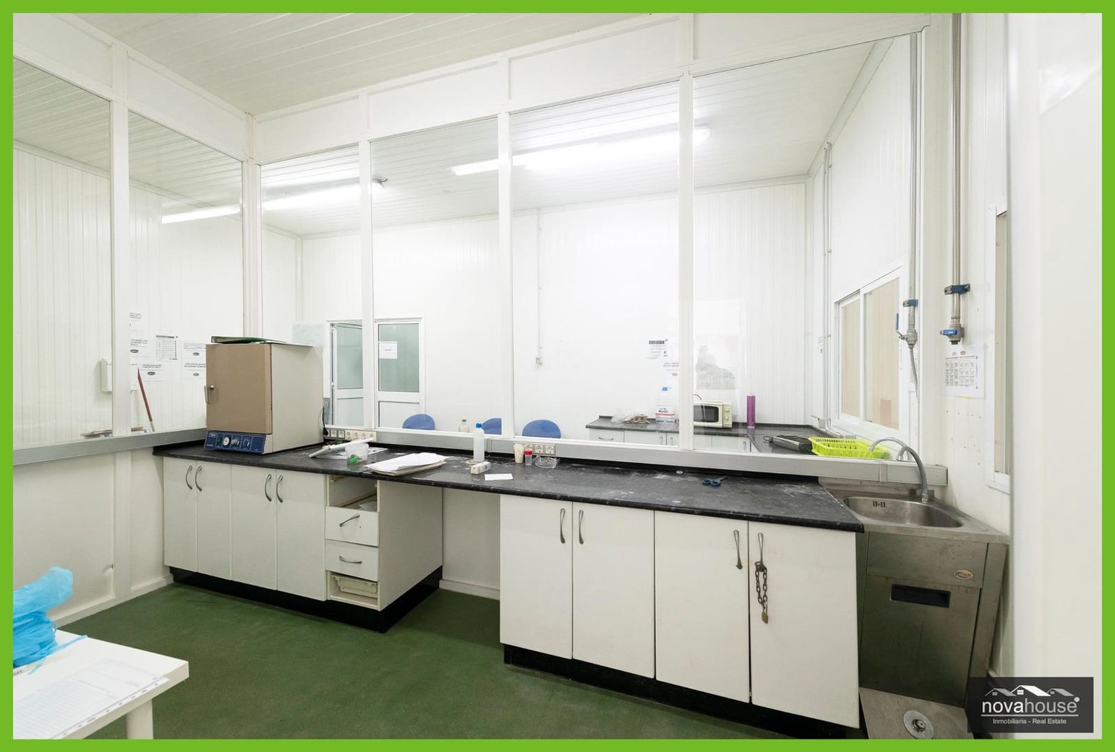 Virksomhed til salg i Malaga by - € 1.100.000 (Ref: 8968279)