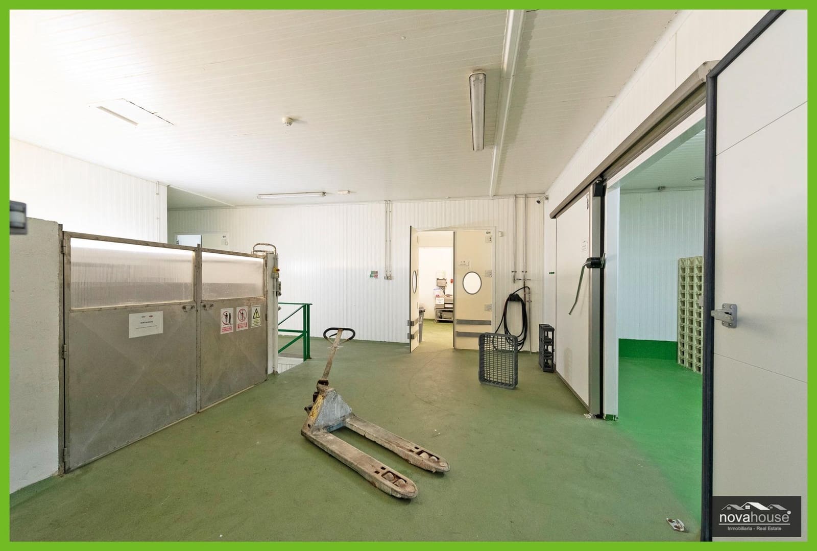 Virksomhed til salg i Malaga by - € 1.100.000 (Ref: 8968279)