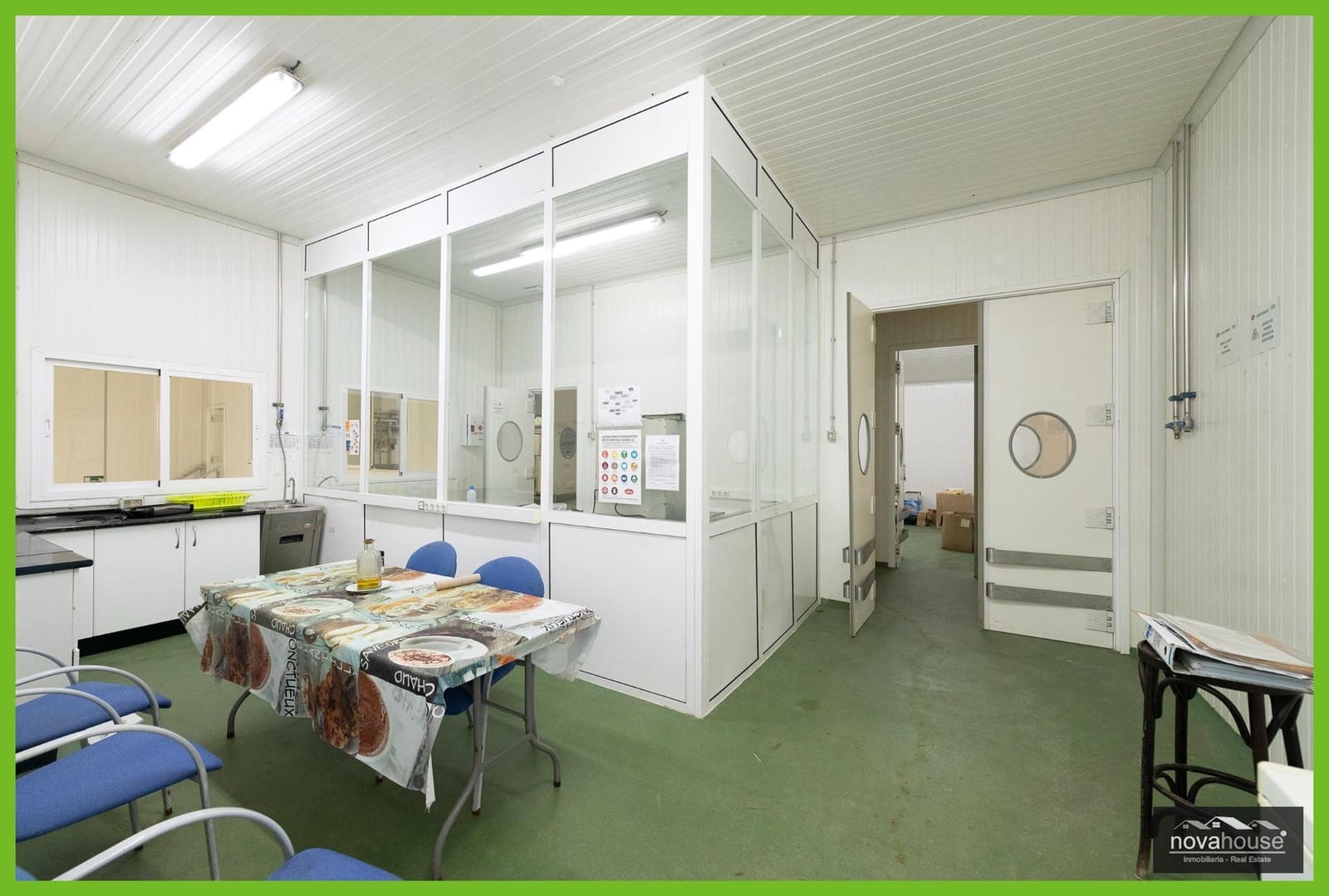 Virksomhed til salg i Malaga by - € 1.100.000 (Ref: 8968279)