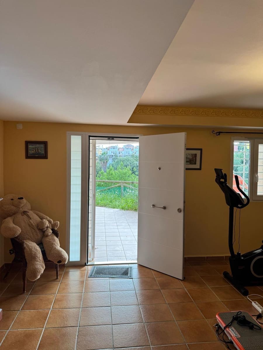 4 soverom Rekkehus til salgs i Rincon de la Victoria med svømmebasseng garasje - € 590 000 (Ref: 8972465)