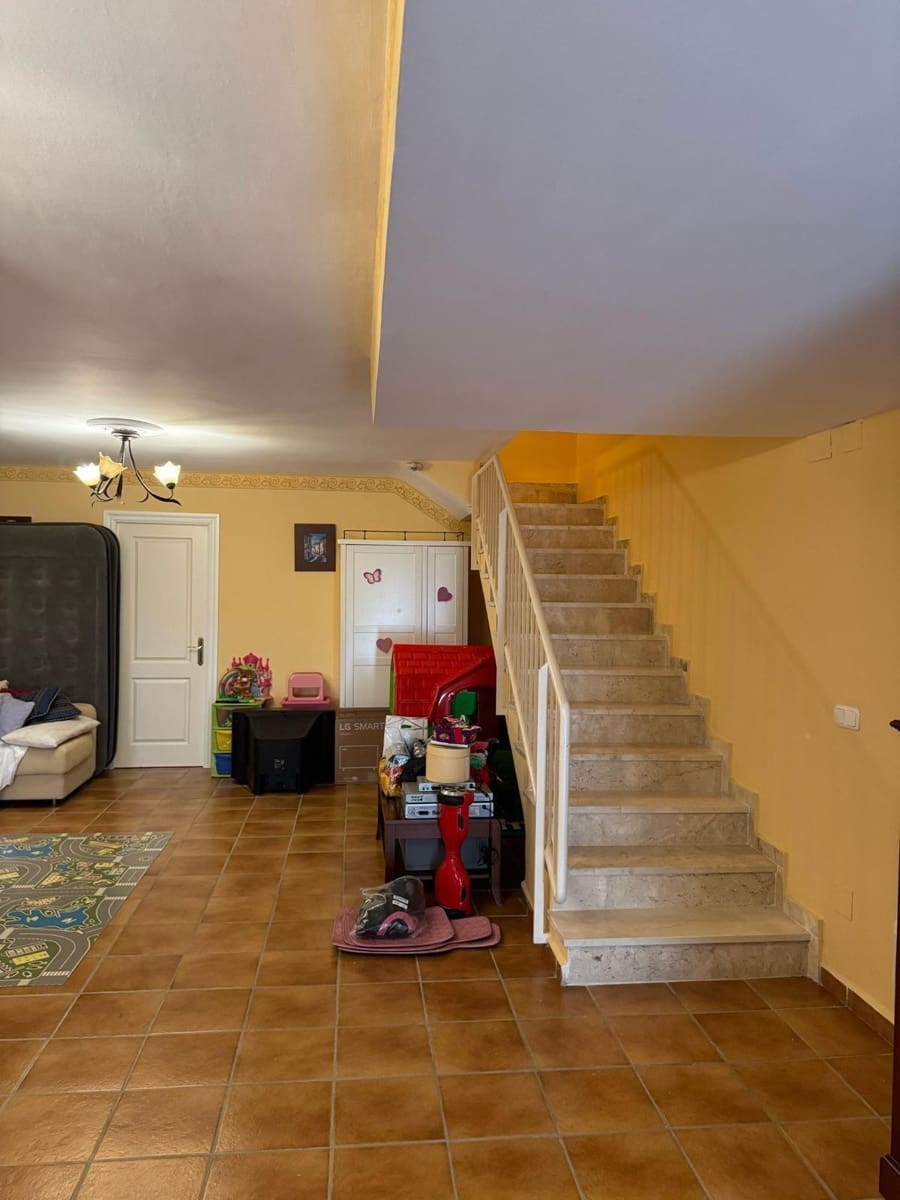 4 soverom Rekkehus til salgs i Rincon de la Victoria med svømmebasseng garasje - € 590 000 (Ref: 8972465)