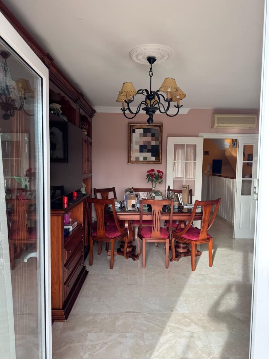 4 soverom Rekkehus til salgs i Rincon de la Victoria med svømmebasseng garasje - € 590 000 (Ref: 8972465)