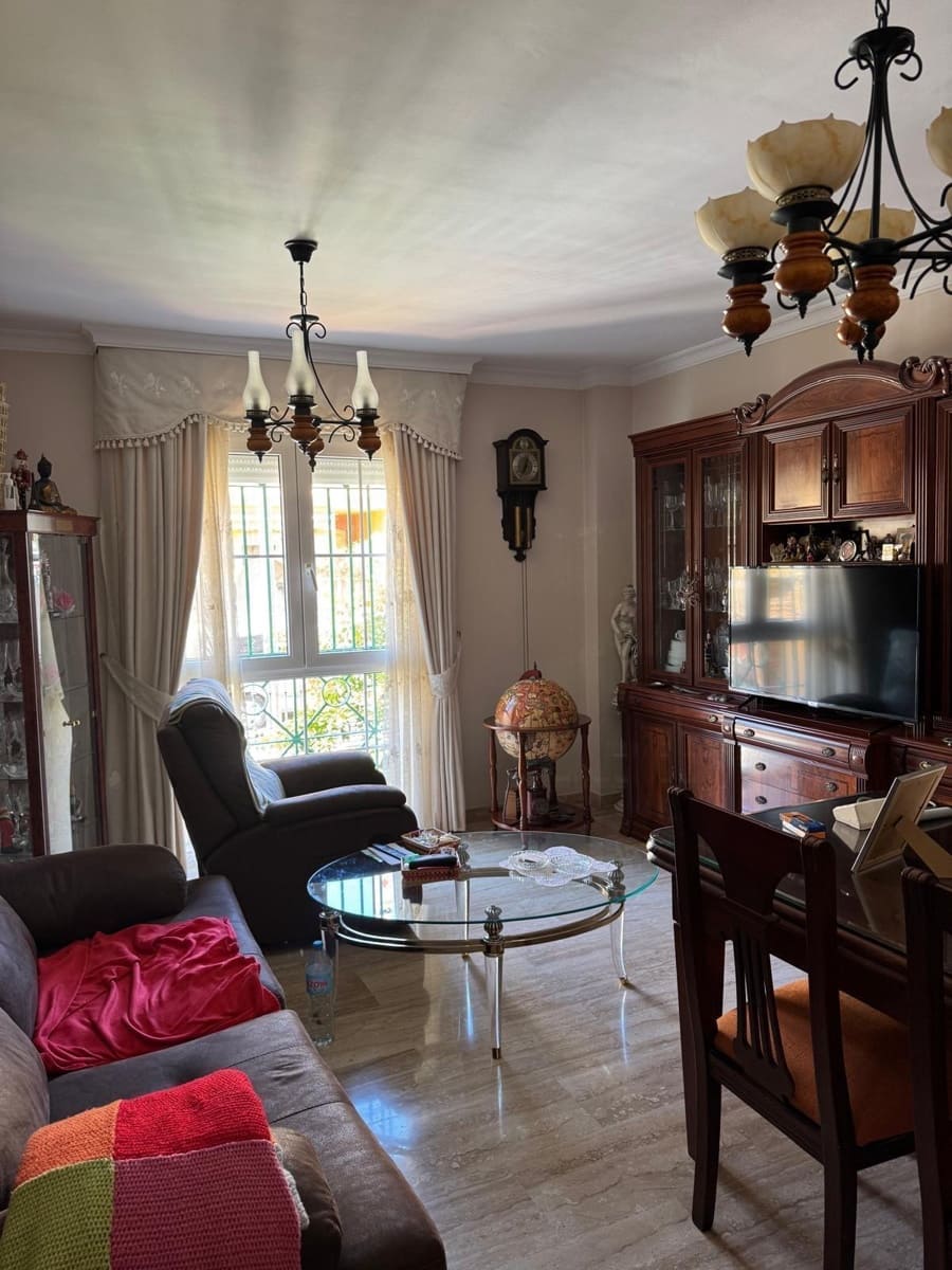 3 quarto Moradia em Banda para venda em Rincon de la Victoria com piscina garagem - 470 000 € (Ref: 8976145)