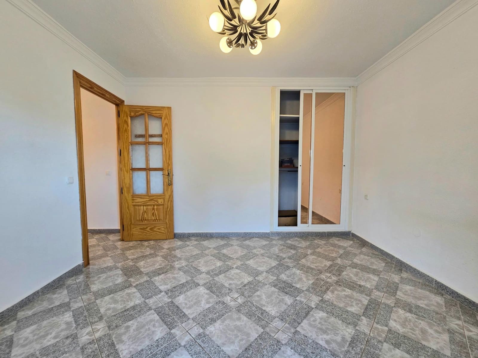 3 Zimmer Wohnung zu verkaufen in Malaga Stadt mit Garage - 375.000 € (Ref: 8979128)