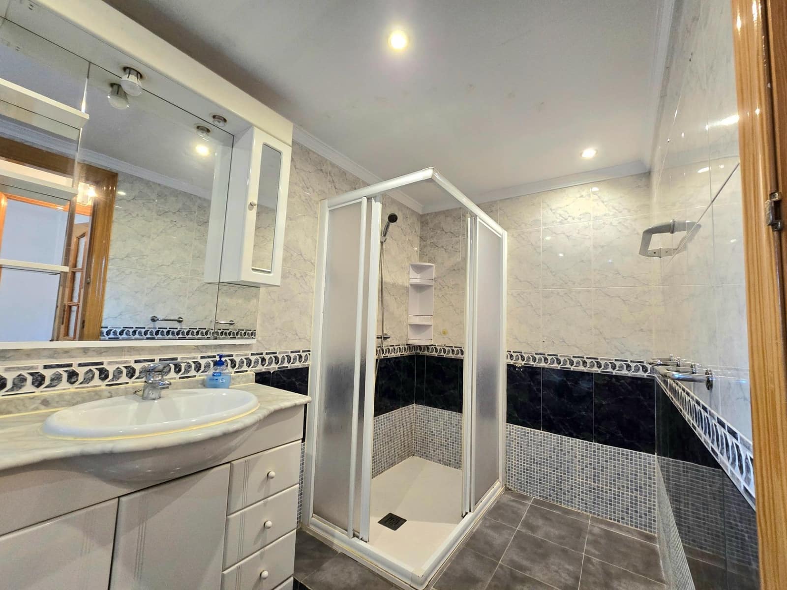 3 Zimmer Wohnung zu verkaufen in Malaga Stadt mit Garage - 375.000 € (Ref: 8979128)