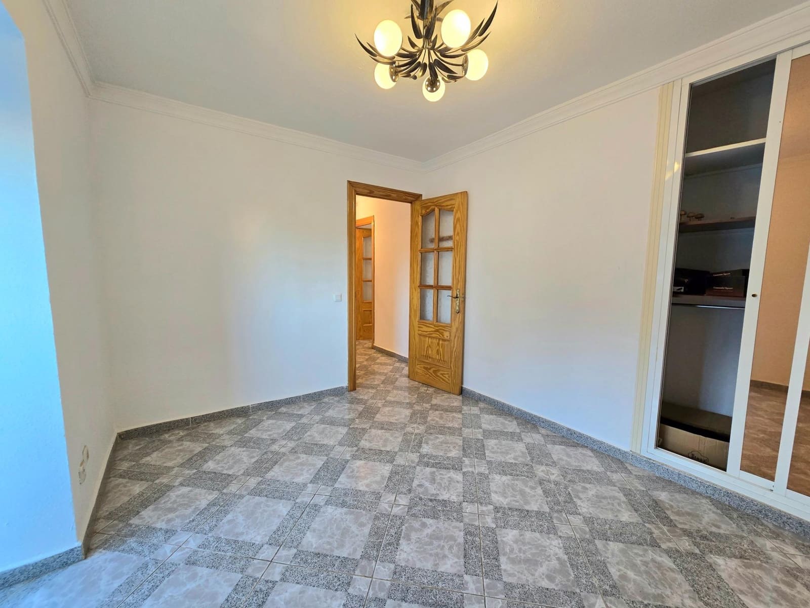 3 Zimmer Wohnung zu verkaufen in Malaga Stadt mit Garage - 375.000 € (Ref: 8979128)