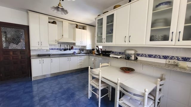 8 chambre Villa/Maison à vendre à Malaga ville avec piscine garage - 1 575 000 € (Ref: 8982357)