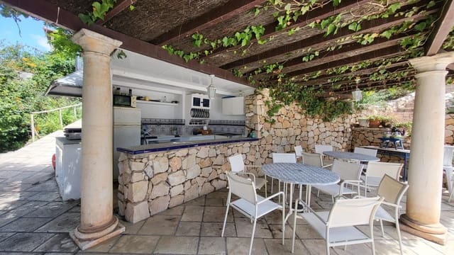 8 chambre Villa/Maison à vendre à Malaga ville avec piscine garage - 1 575 000 € (Ref: 8982357)