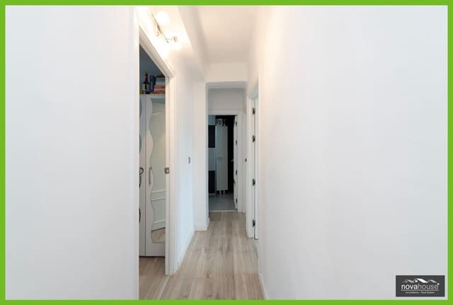 Piso de 3 habitaciones en Málaga ciudad en venta - 275.000 € (Ref: 9020941)