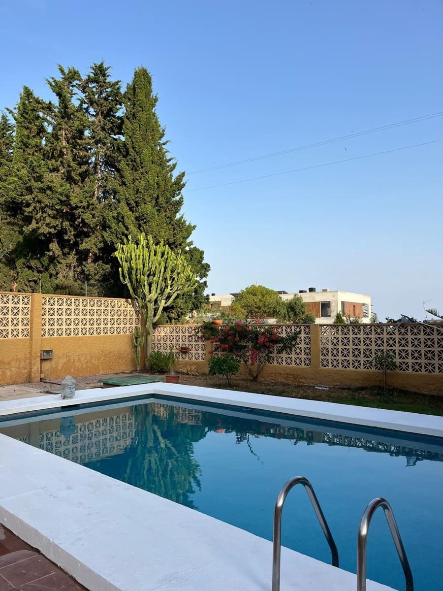 3 soverom Villa til salgs i La Cala del Moral med svømmebasseng garasje - € 680 000 (Ref: 9065164)