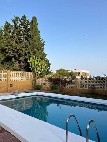 3 makuuhuone Huvila myytävänä paikassa La Cala del Moral, Rincón de la Victoria mukana uima-altaan 
autotalli - 680 000 € (Ref: 9065164)