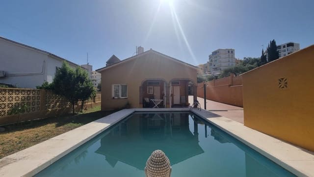 3 soveværelse Villa til salg i La Cala del Moral, Rincón de la Victoria med swimmingpool garage - € 680.000 (Ref: 9065164)