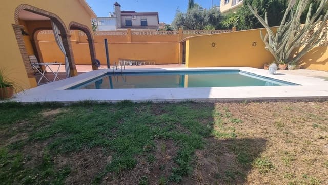 3 makuuhuone Huvila myytävänä paikassa La Cala del Moral, Rincón de la Victoria mukana uima-altaan 
autotalli - 680 000 € (Ref: 9065164)