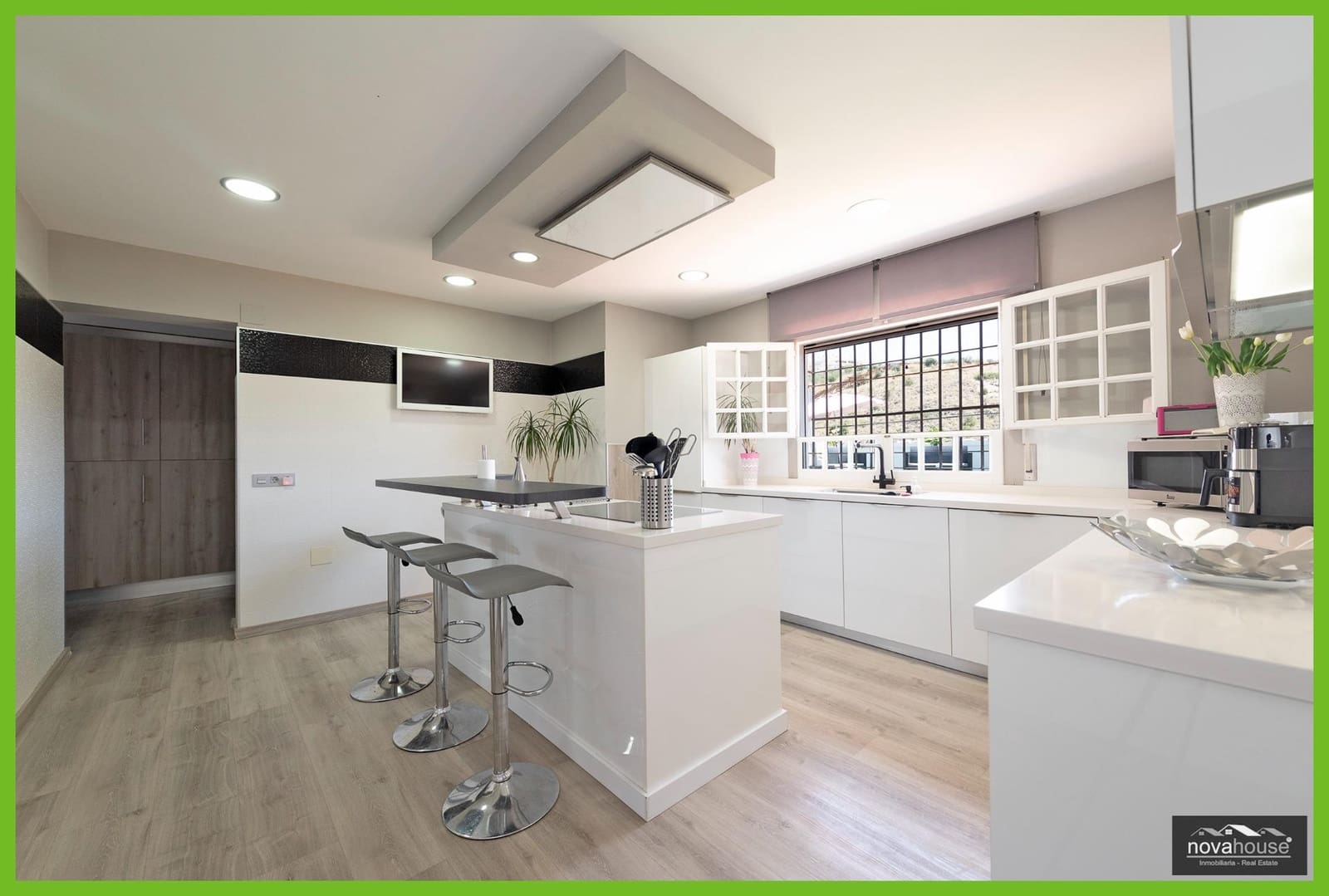 5 soverom Villa til salgs i La Cala del Moral med garasje - € 1 350 000 (Ref: 9108664)