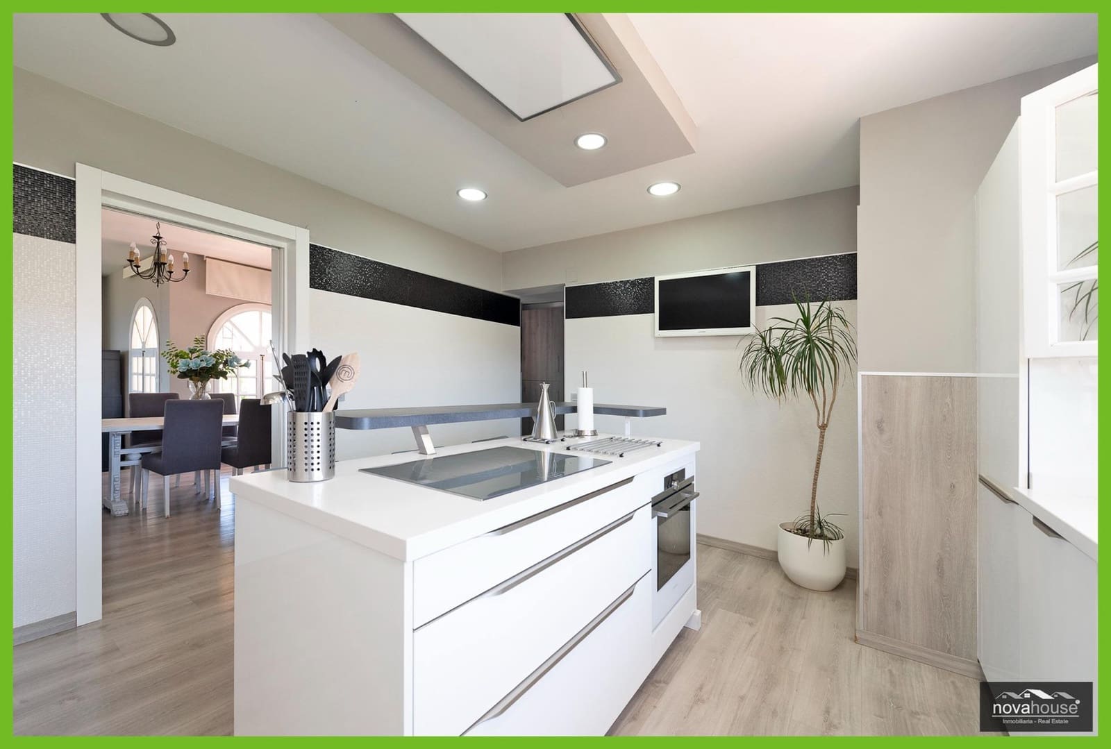 5 soverom Villa til salgs i La Cala del Moral med garasje - € 1 350 000 (Ref: 9108664)