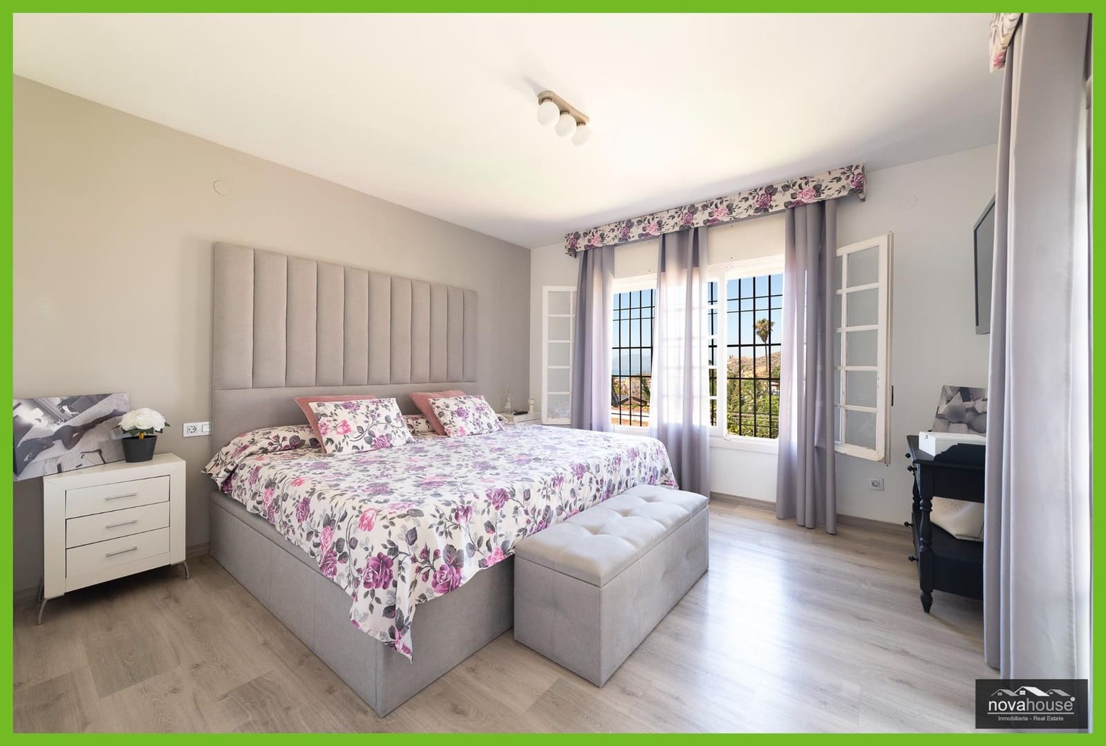 5 soverom Villa til salgs i La Cala del Moral med garasje - € 1 350 000 (Ref: 9108664)