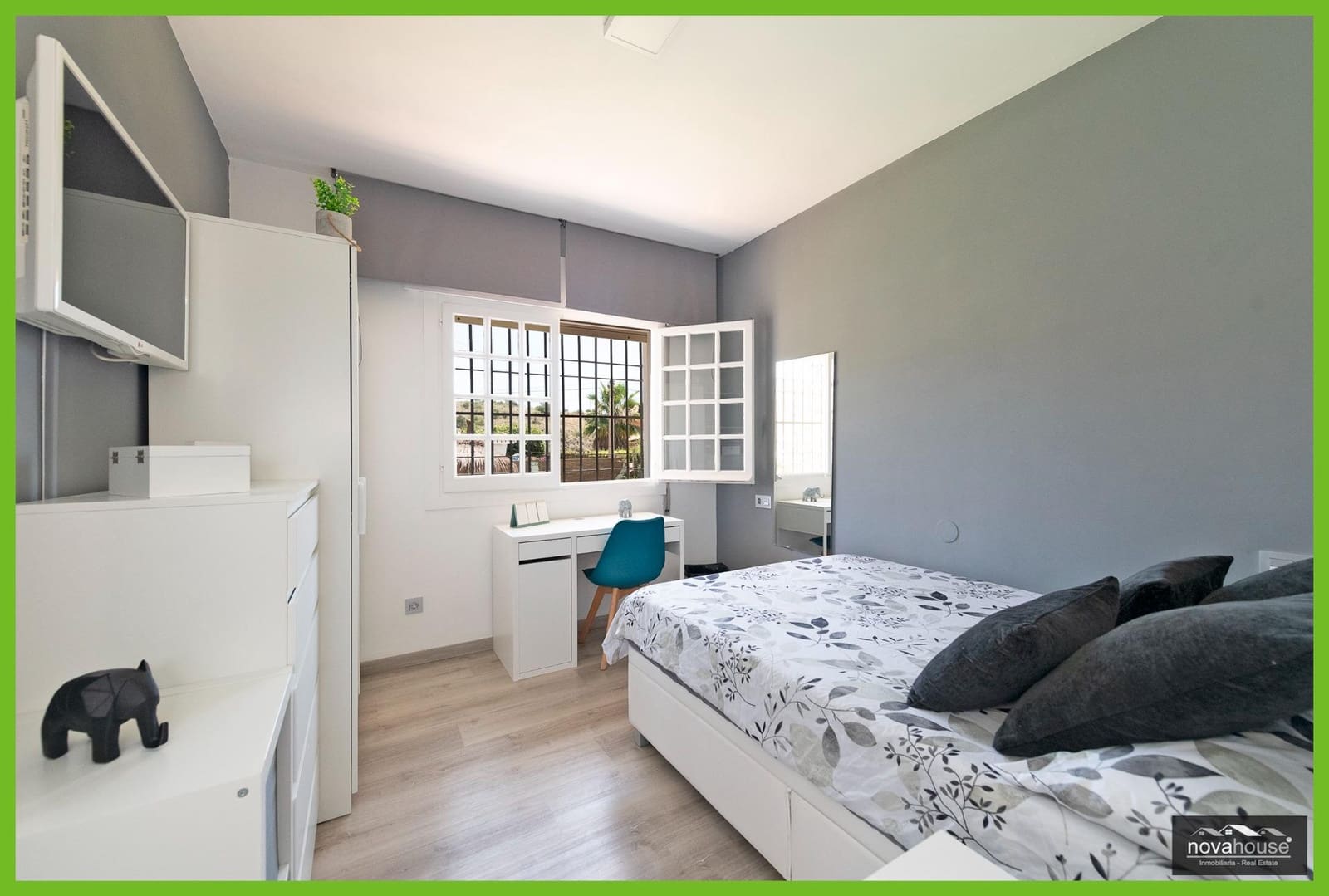 5 soverom Villa til salgs i La Cala del Moral med garasje - € 1 350 000 (Ref: 9108664)