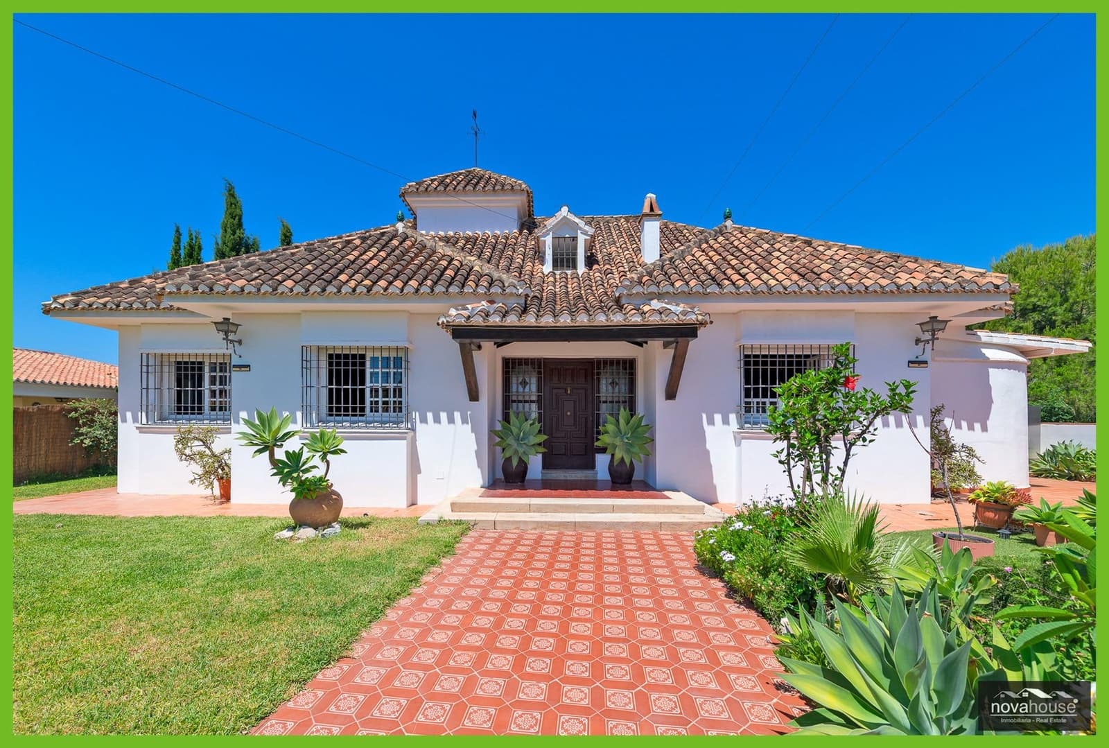 5 soverom Villa til salgs i La Cala del Moral med garasje - € 1 350 000 (Ref: 9108664)
