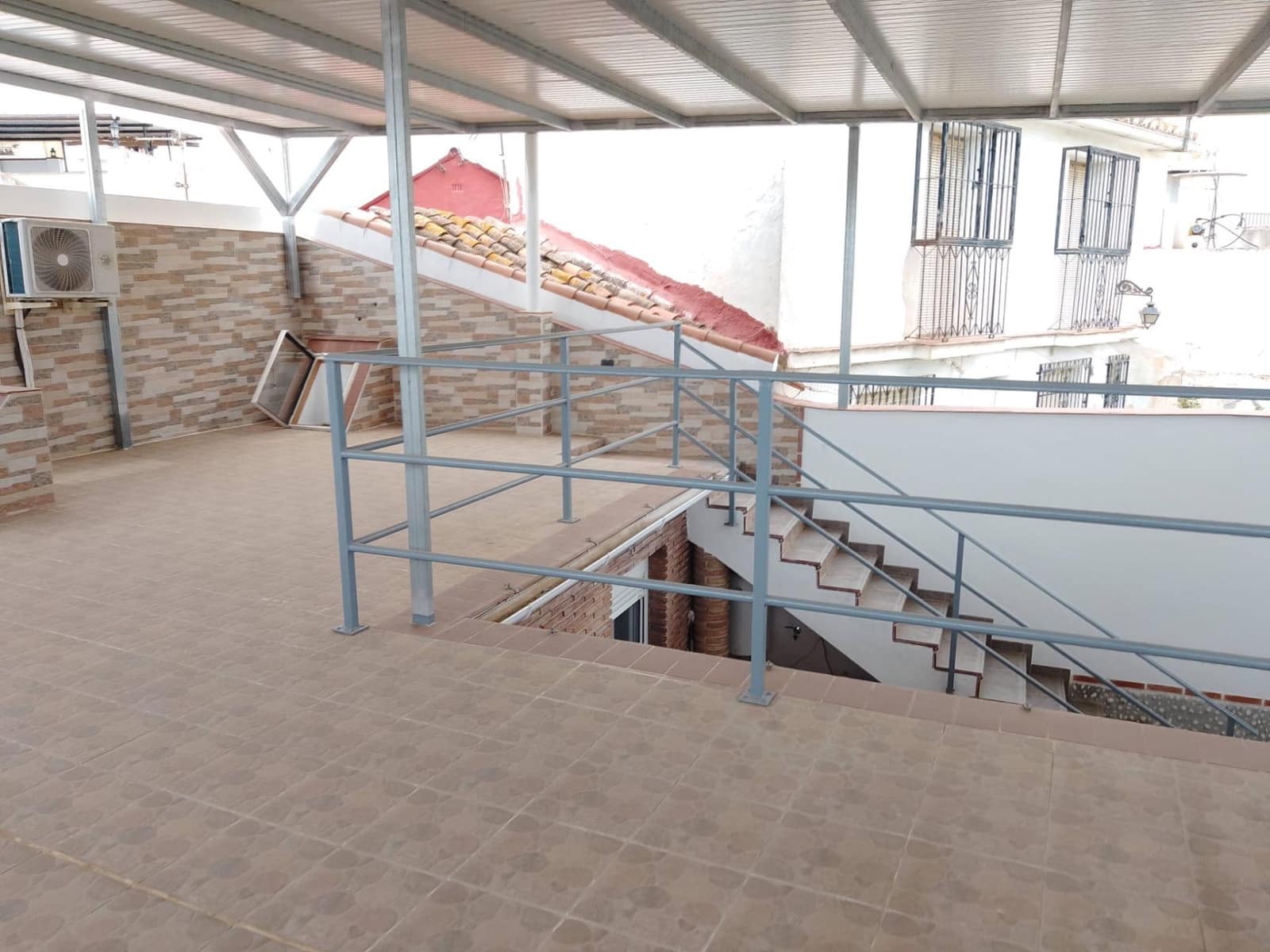 2 sovrum Hus till salu i Velez-Malaga med garage - 270 000 € (Ref: 9114135)