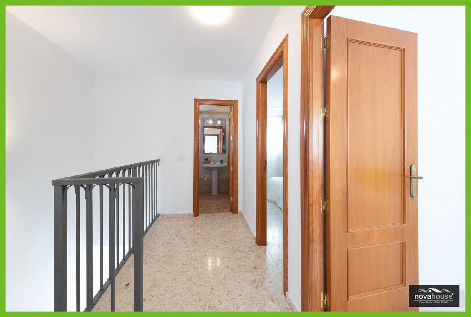 4 bedroom Townhouse for sale in Chilches with pool - € 375,000 (Ref: 9153913)