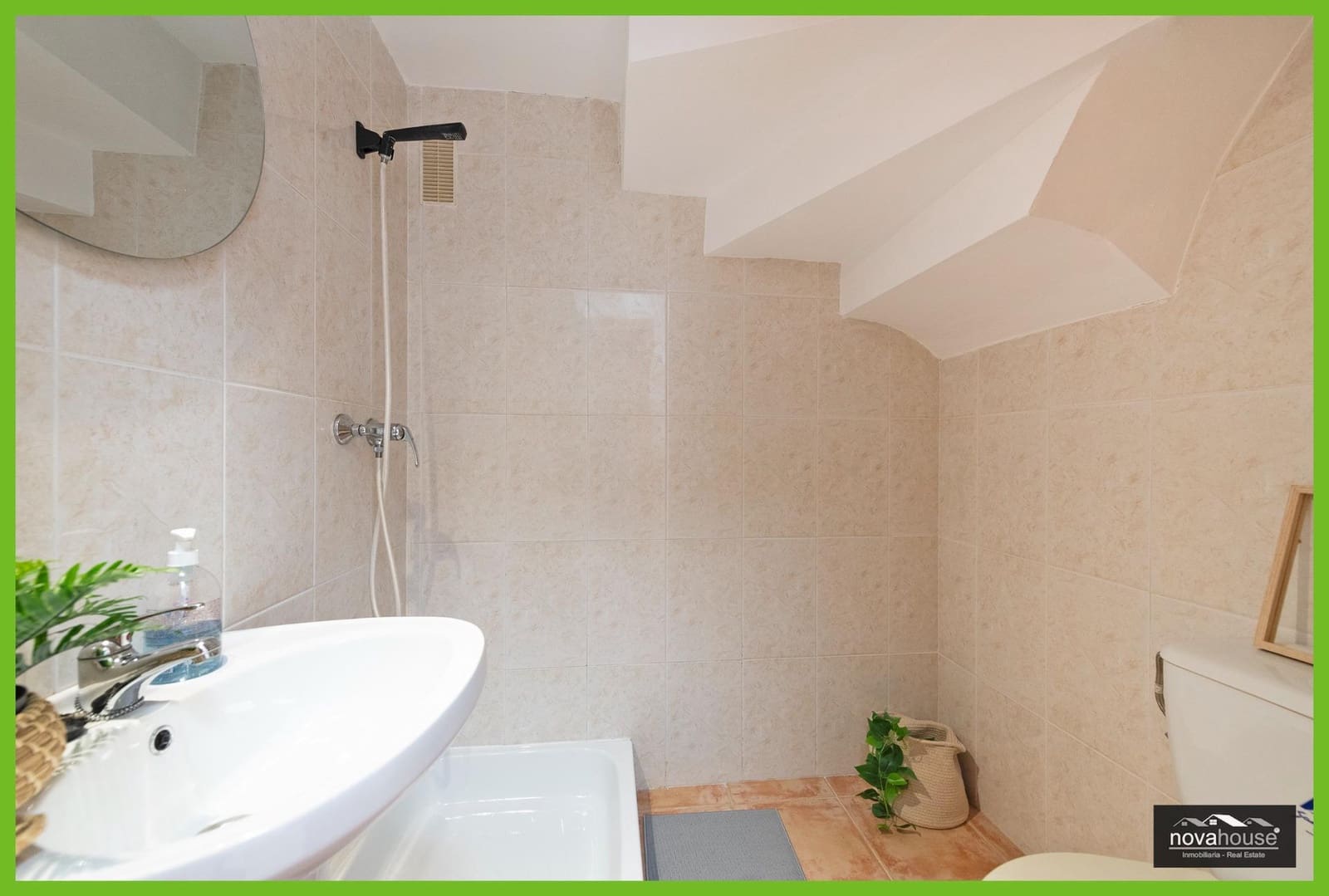 4 bedroom Townhouse for sale in Chilches with pool - € 375,000 (Ref: 9153913)