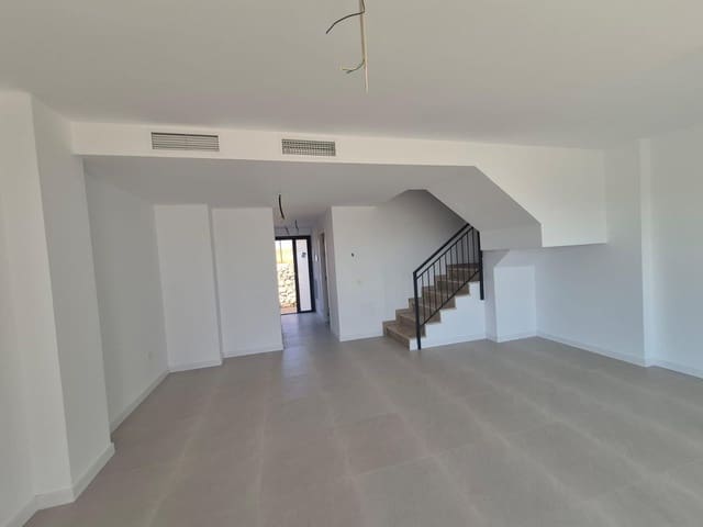 3 soveværelse Rækkehus til salg i Torre del Mar, Vélez-Málaga med garage - € 459.000 (Ref: 9264544)