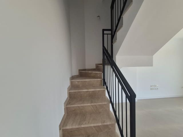 3 soveværelse Rækkehus til salg i Torre del Mar, Vélez-Málaga med garage - € 459.000 (Ref: 9264544)