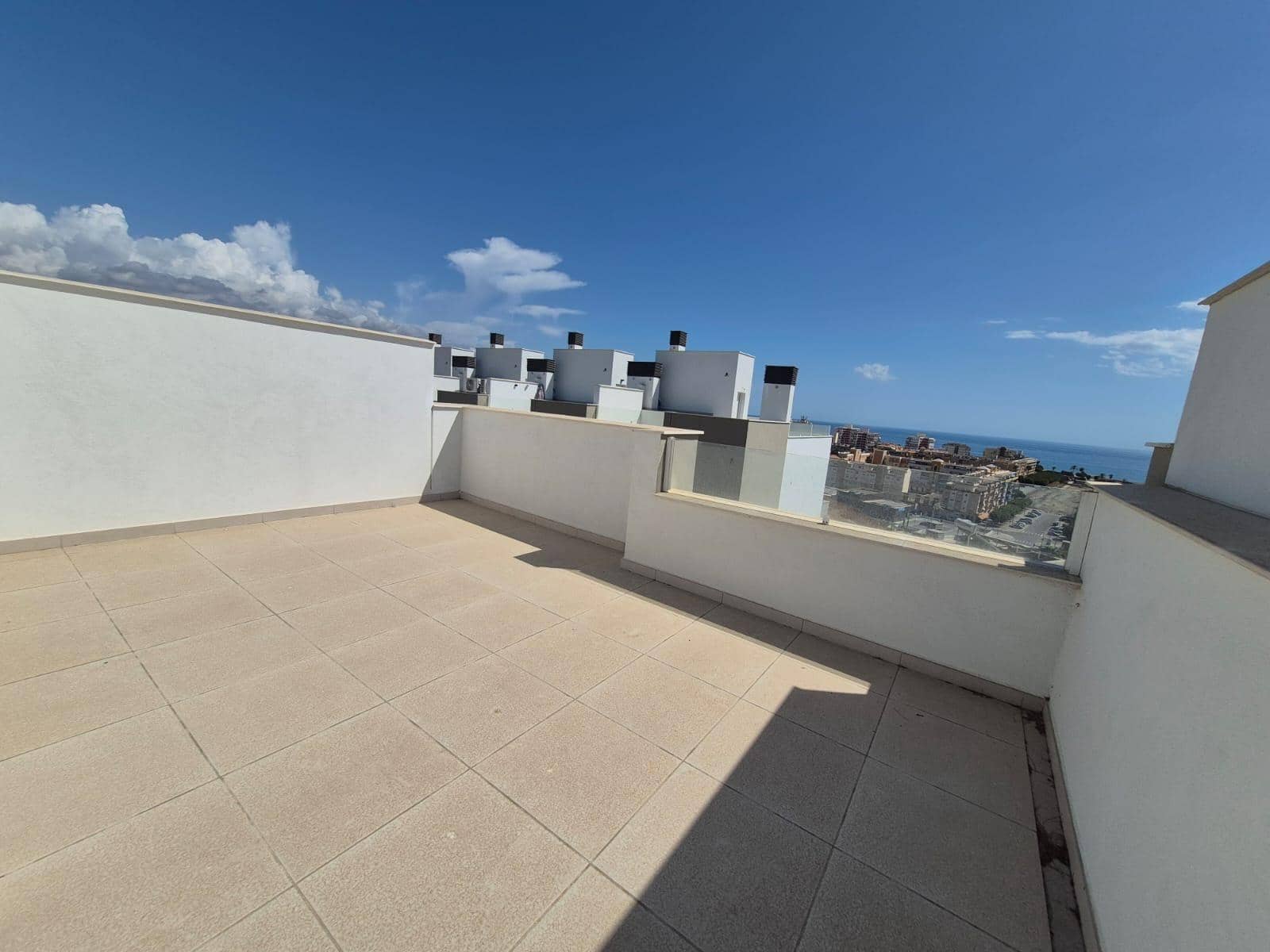 3 soveværelse Rækkehus til salg i Torre del Mar med garage - € 459.000 (Ref: 9264544)