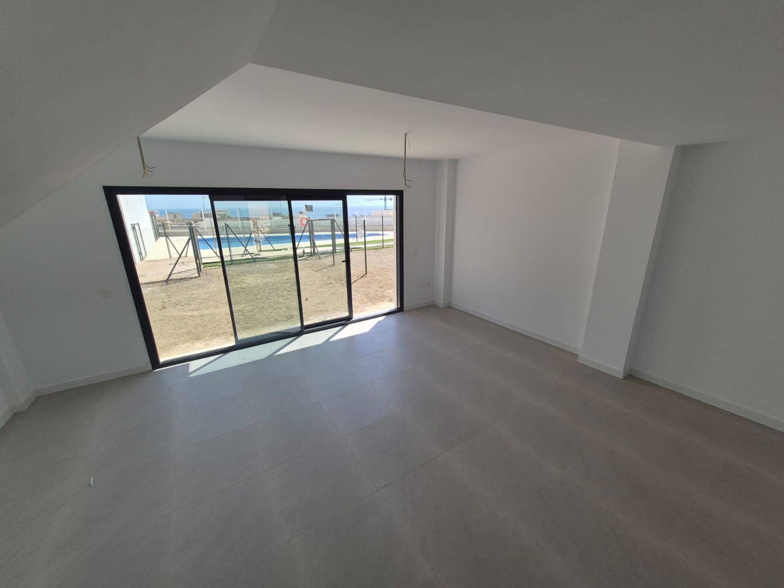 3 soverom Rekkehus til salgs i Torre del Mar med garasje - € 440 000 (Ref: 9264544)