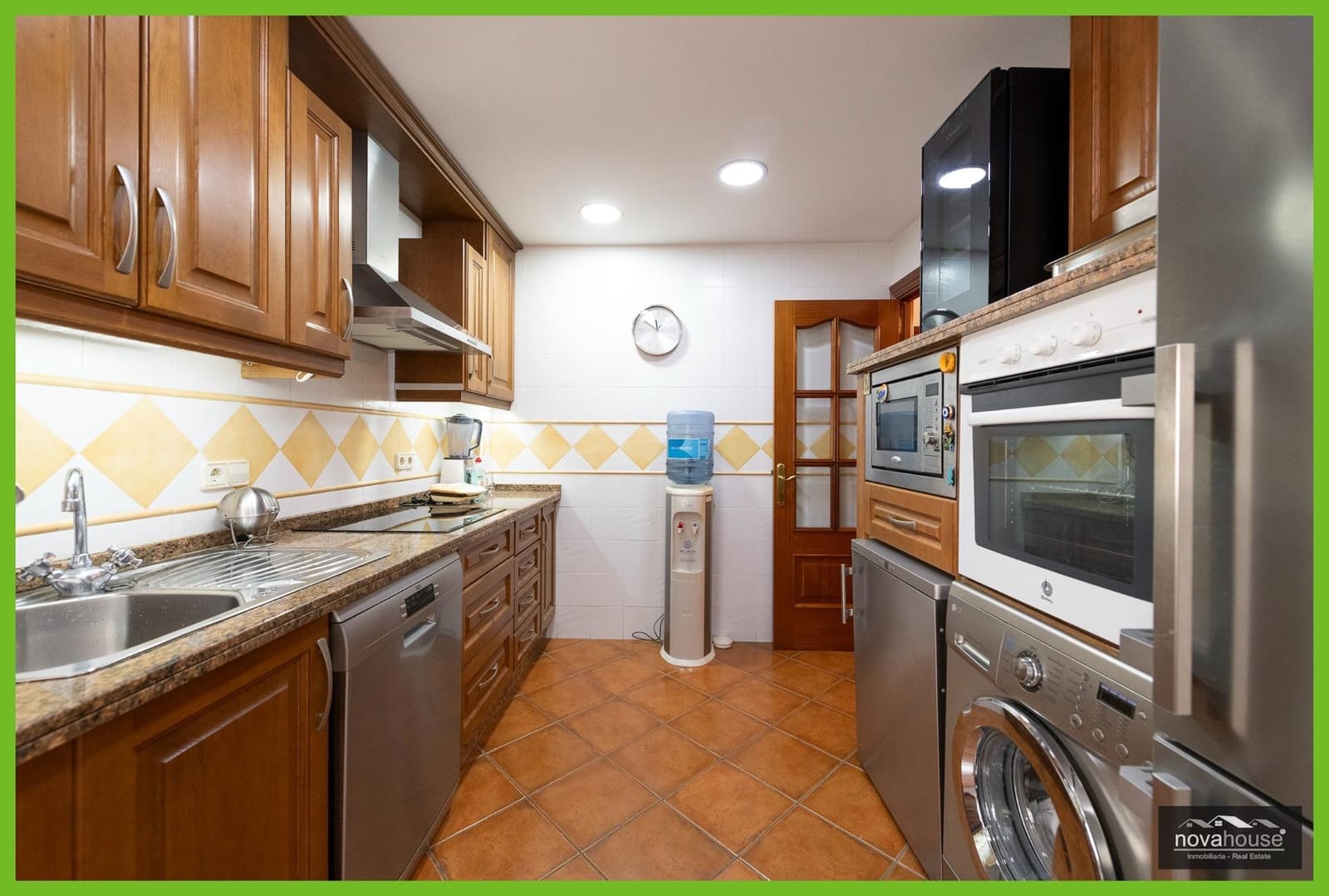 3 soveværelse Lejlighed til salg i Malaga by - € 329.000 (Ref: 9291611)