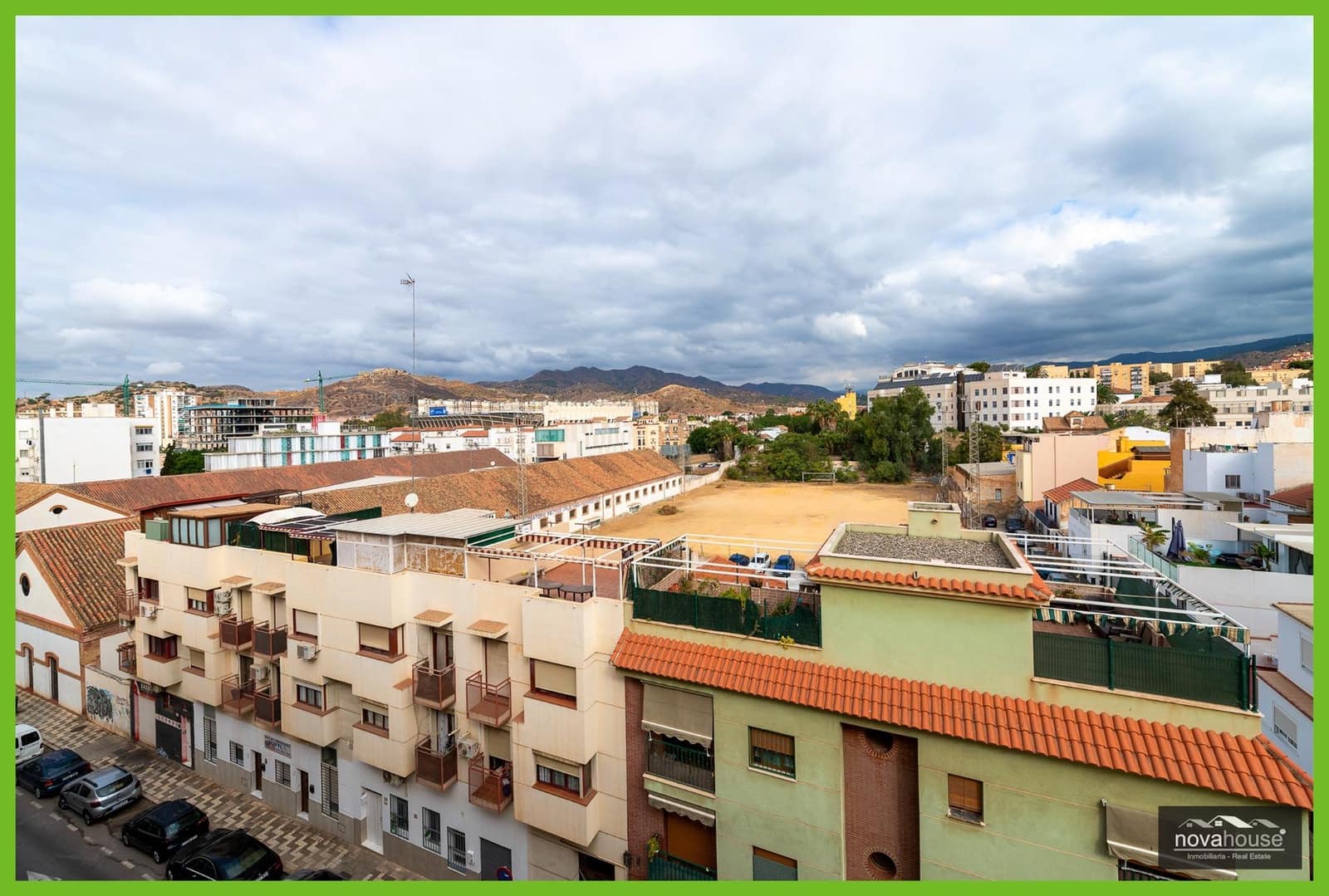 3 bedroom Flat for sale in Malaga city - € 300,000 (Ref: 9291611)