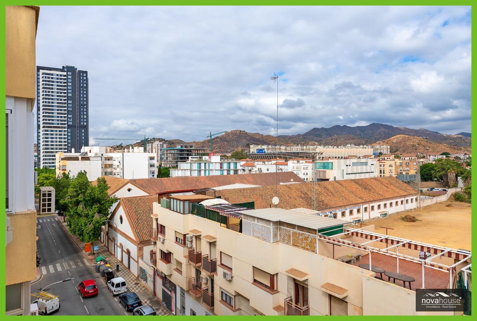 3 bedroom Flat for sale in Malaga city - € 300,000 (Ref: 9291611)
