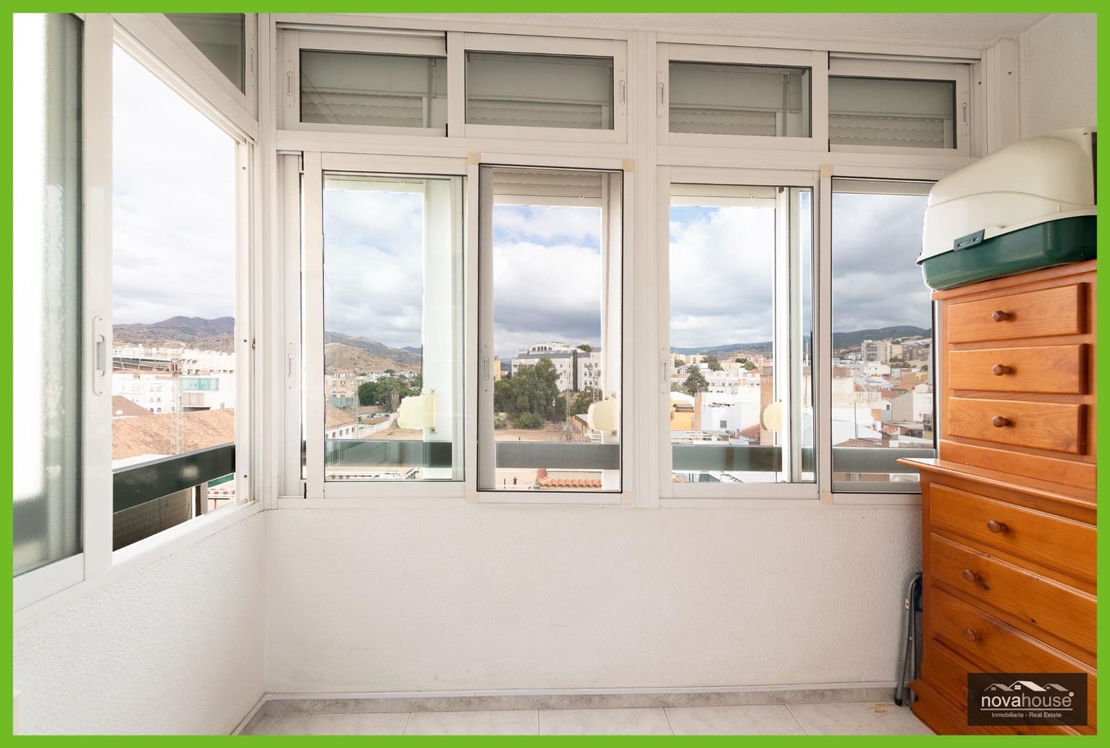3 bedroom Flat for sale in Malaga city - € 300,000 (Ref: 9291611)