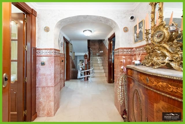 5 soveværelse Villa til salg i Torremolinos med swimmingpool - € 1.499.990 (Ref: 9297212)