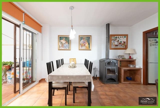 3 makuuhuone Rivitalo myytävänä paikassa Almogía mukana uima-altaan 
autotalli - 251 600 € (Ref: 9301058)